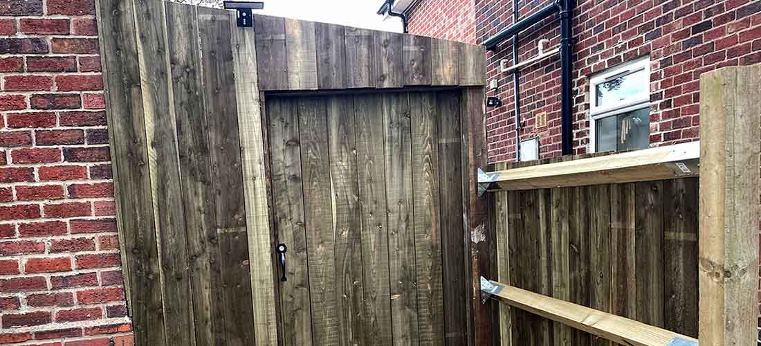 Custom fencing and gates - Handy Gardener Gloucester