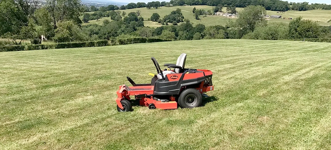 Grass cutting - Handy Gardener Gloucester